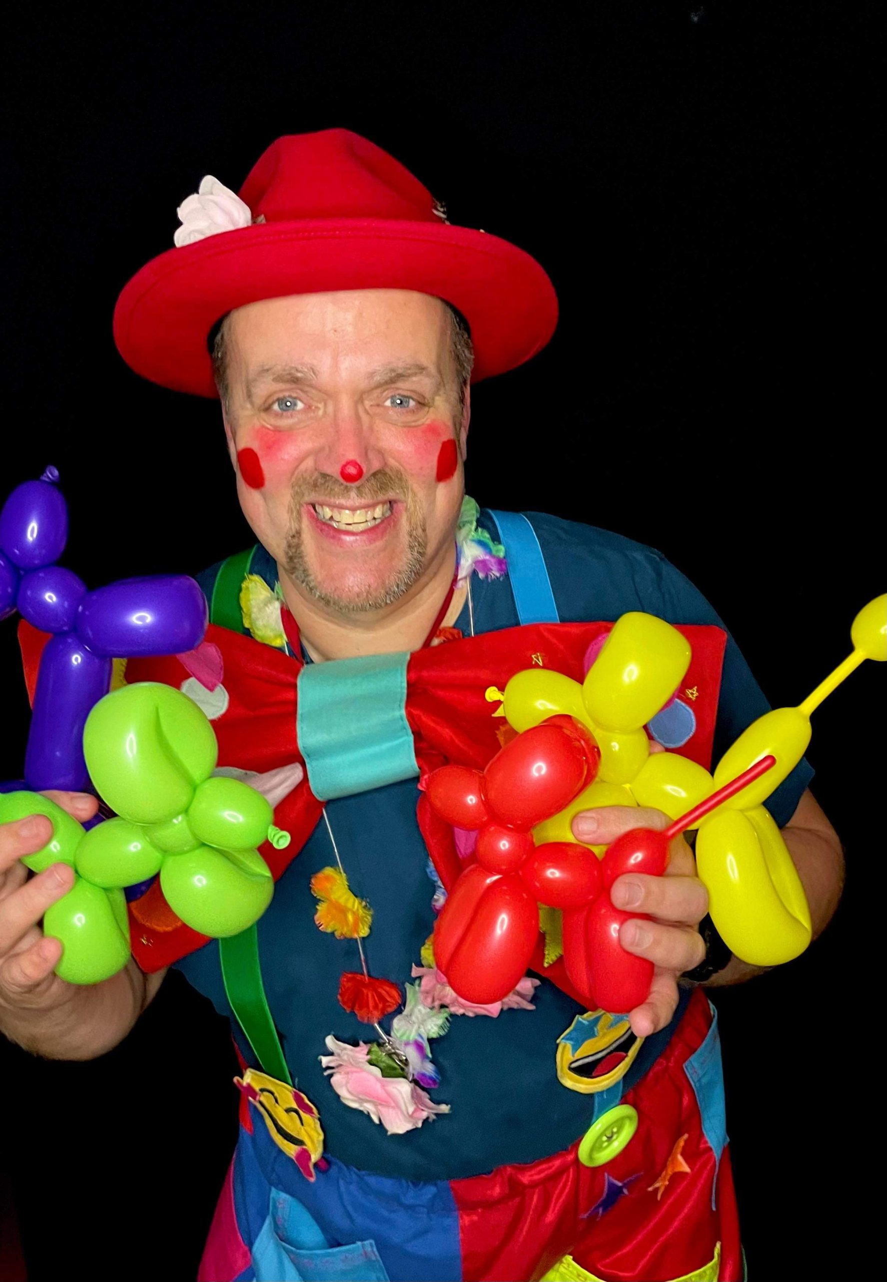 Balluba med fargerike ballongfigurer