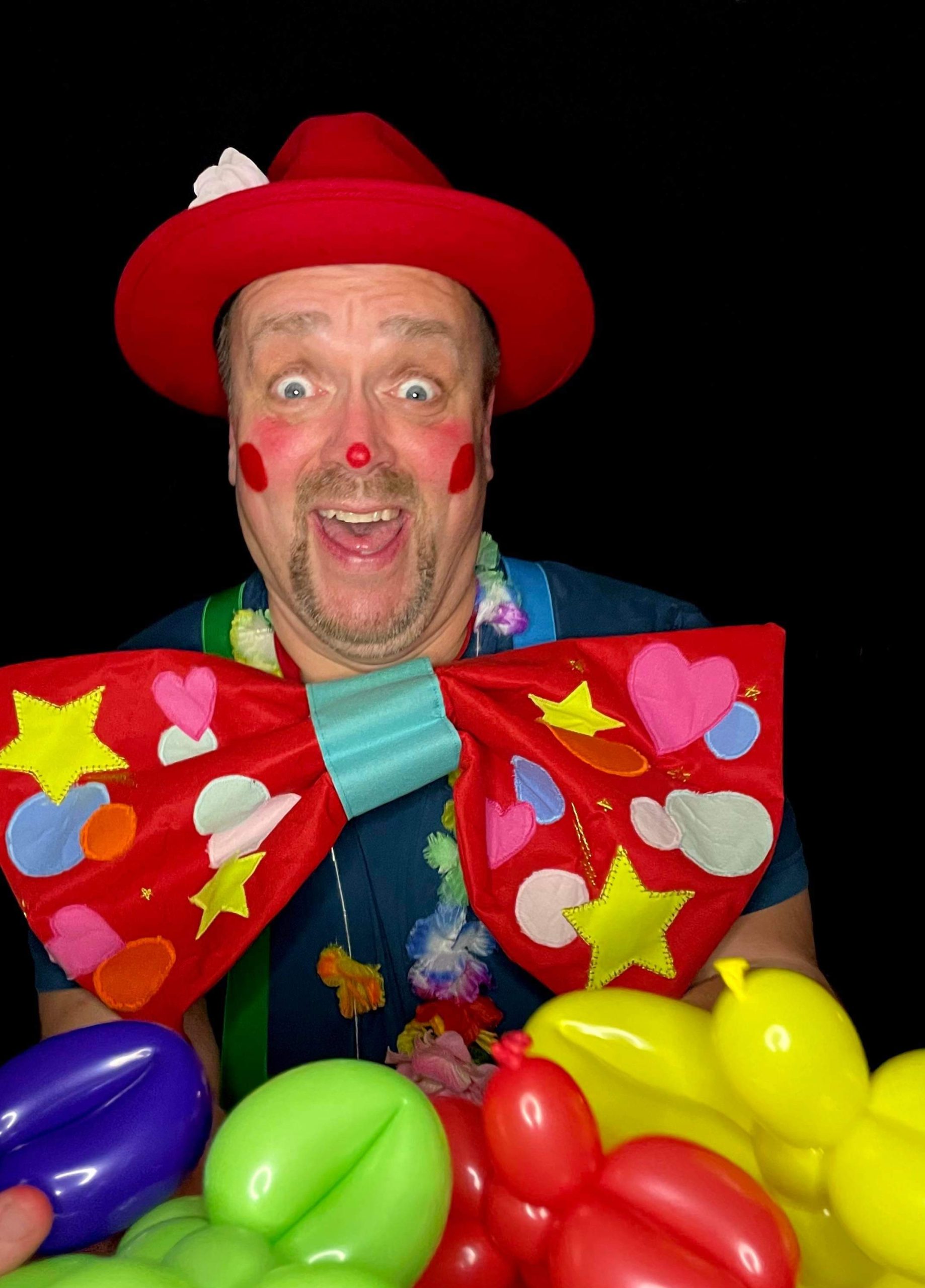 Balluba med stor sløyfe og ballonger